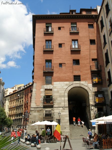Arco de Cuchilleros, Madrid